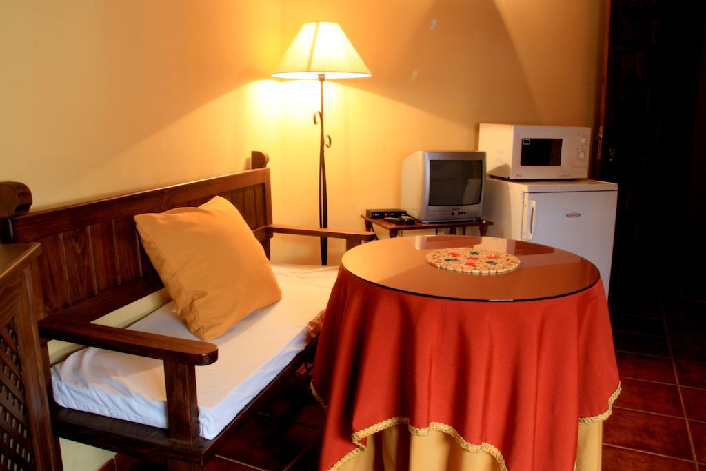 La Boticaria Casa Rural Apartamento Descargamaría Pokój zdjęcie